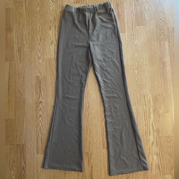SHEIN tan/beige flare pants - Picture 4 of 5